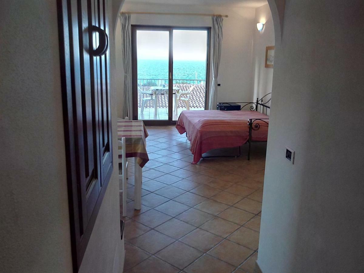 Apartament Splendido Mono Vista Mare Con Wi Fi A 100 Mt Da Spiaggia Santa Teresa Gallura Zewnętrze zdjęcie